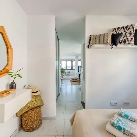 Modern&bright Frontline *